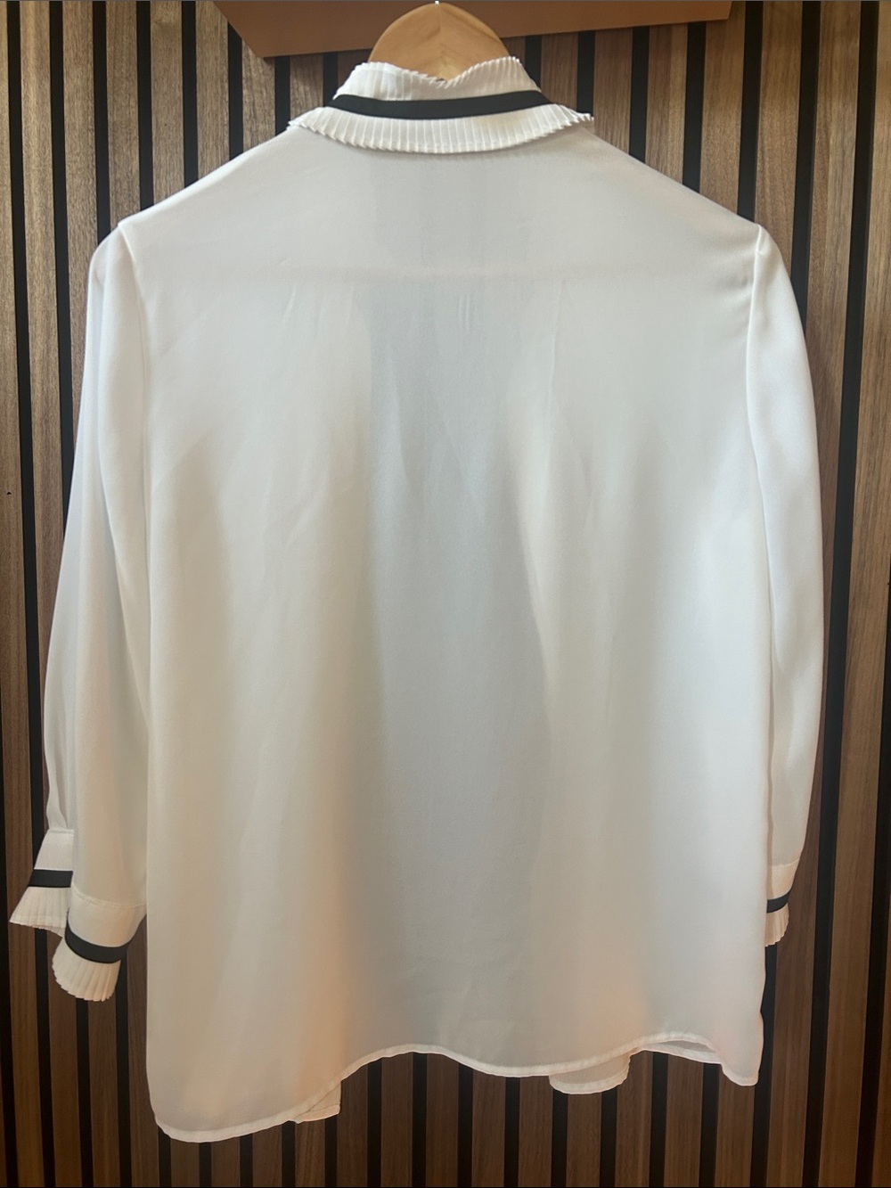 Zara White Blouse with Black Trim and Thin Tie - Picture 5 of 5